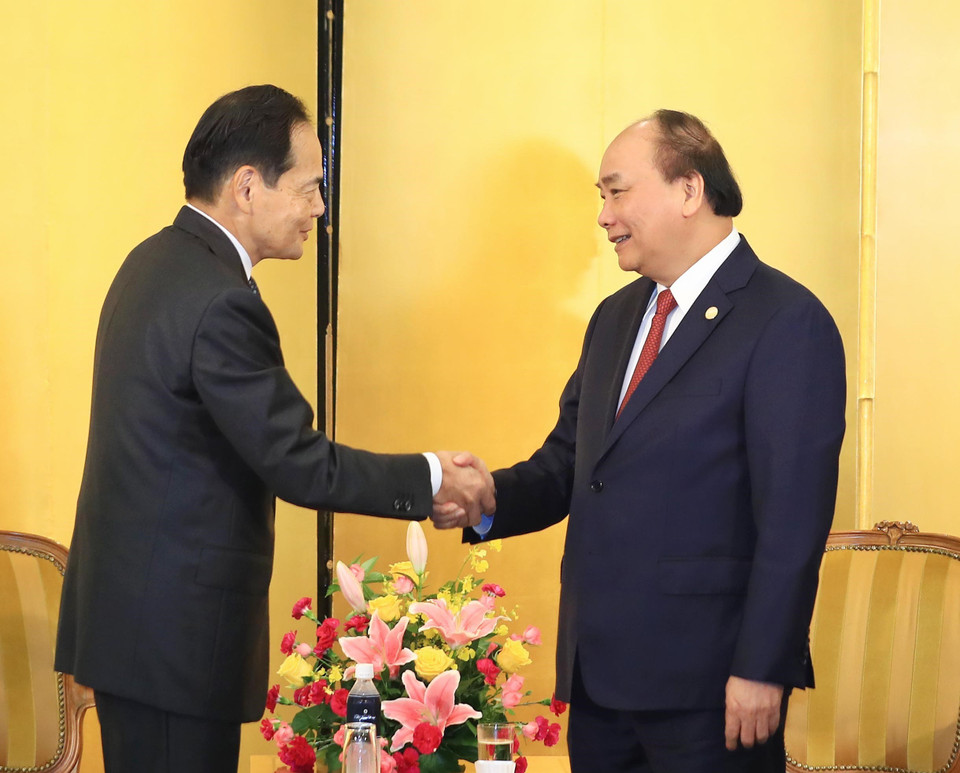 PM Nguyen Xuan Phuc meets with Executive President of AEON group Motoya Okada in Tokyo on October 8 (Photo: VNA)
