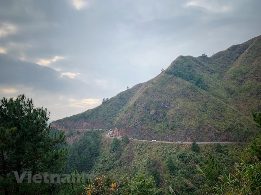 The district, which is around 270 kilometres from Hanoi, is known for its fresh air, beautiful landscapes and various ethnic minority groups. (Photo: VNA)