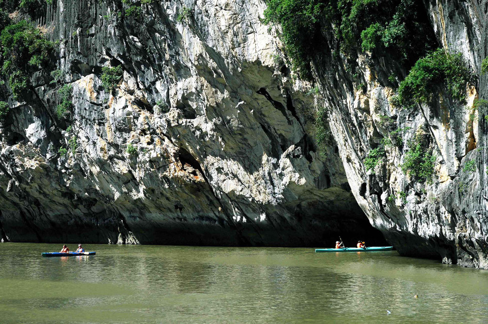 The core area of Ha Long Bay was recognised twice by UNESCO as a World Natural Heritage site in 1994 and 2000, with global special values of geology. (Photo: VNA)