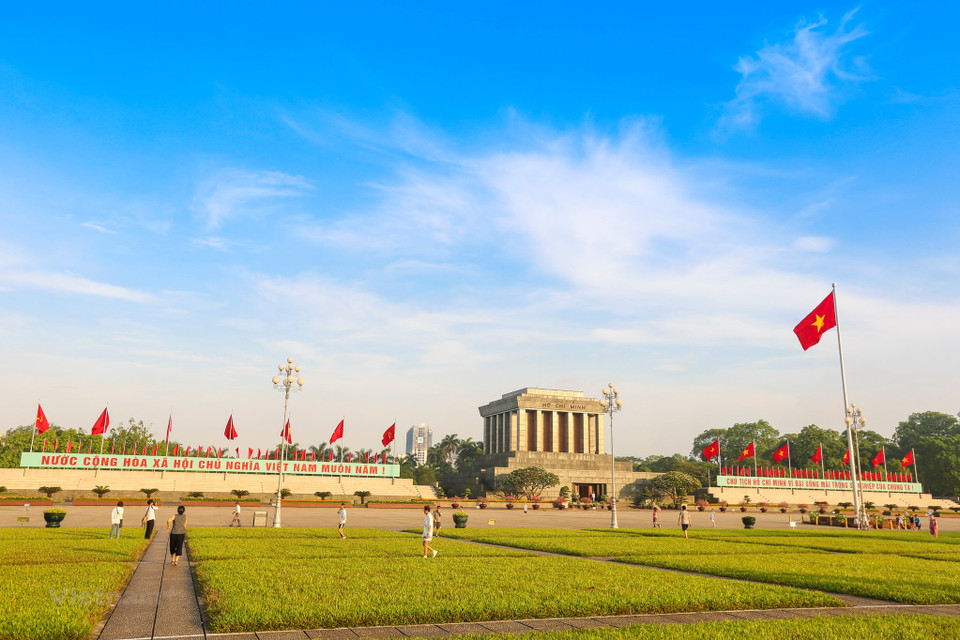 Ba Dinh Square, Hanoi, in the morning (Photo: VNA)