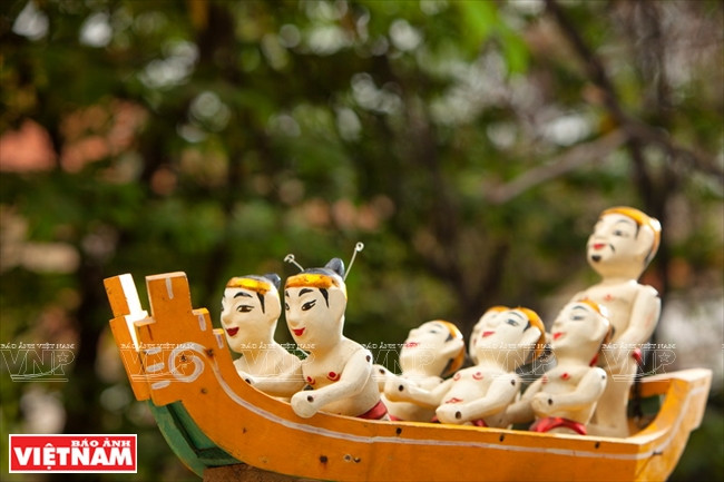 'Rowing' (Photo: VNA)