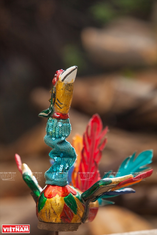 Main character of the 'Phoenix Dance' show (Photo: VNA)