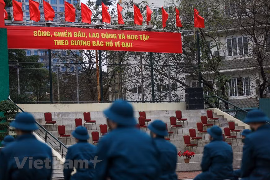 Hanoi is assigned to recruit more than 4,000 youngsters to perform military and public security service. (Photo: Vietnam+)