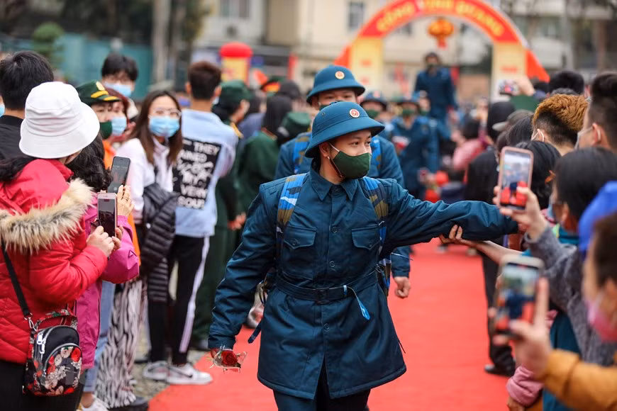Strong young men are ready to fulfill their duty with the nation. (Photo: Vietnam+)