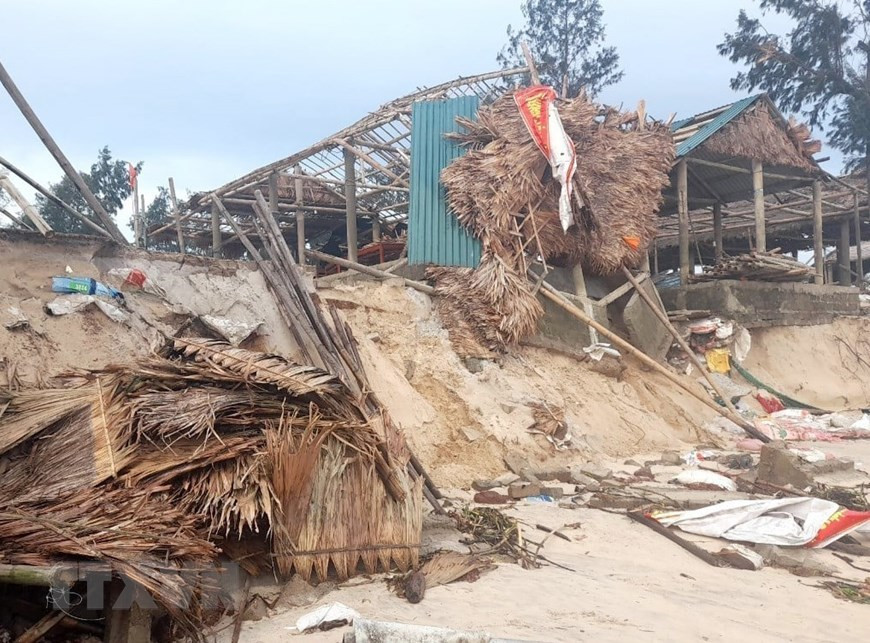 Houses in Quang Tri province's coastline are damaged by storm Molave (Photo: VNA)
