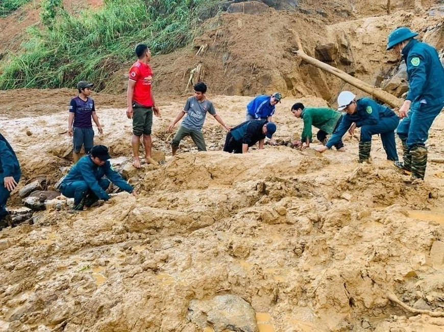 Three people were killed and eight are still missing in a landslide that occurred in Phuoc Loc commune, Phuoc Son district, Quang Nam province on October 28. (Photo: VNA)