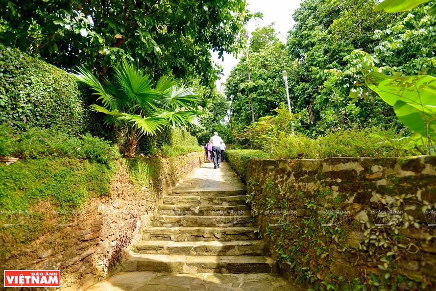 A small rock alley in Loc Yen village (Photo: VNP/VNA)