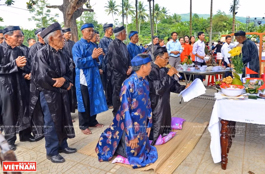  A ritual dedicated to the tutelary god in Loc Yen village (Photo: VNP/VNA)