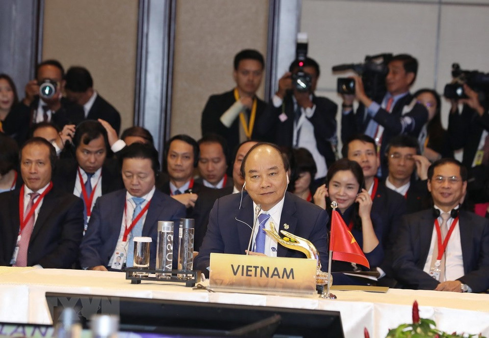 PM Phuc at the summit(Photo: VNA)
