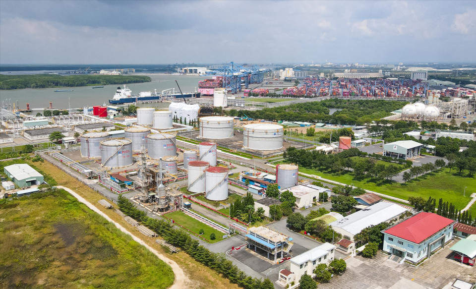 PV Oil’s storage tanks at the Cai Mep - Thi Vai Port area. (Photo: VNP/VNA)