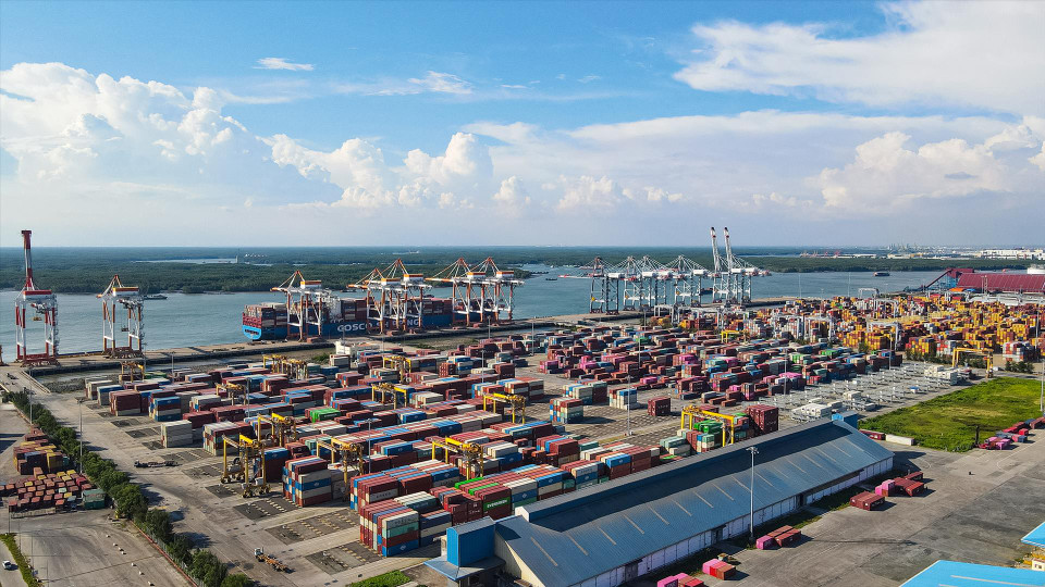 Import-export goods at Tan Cang-Cai Mep Thi Vai Port, part of Cai Mep – Thi Vai Port system. (Photo: VNP/VNA)