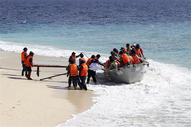 Boat arrives at An Bang port (Photo: VNA)
