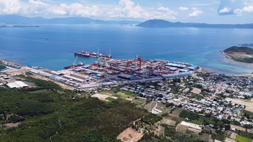 A total area of about 2,300 hectares at the Van Phong Economic Zone will be for seaports, airports, and logistics service centres. (Photo: VNA)