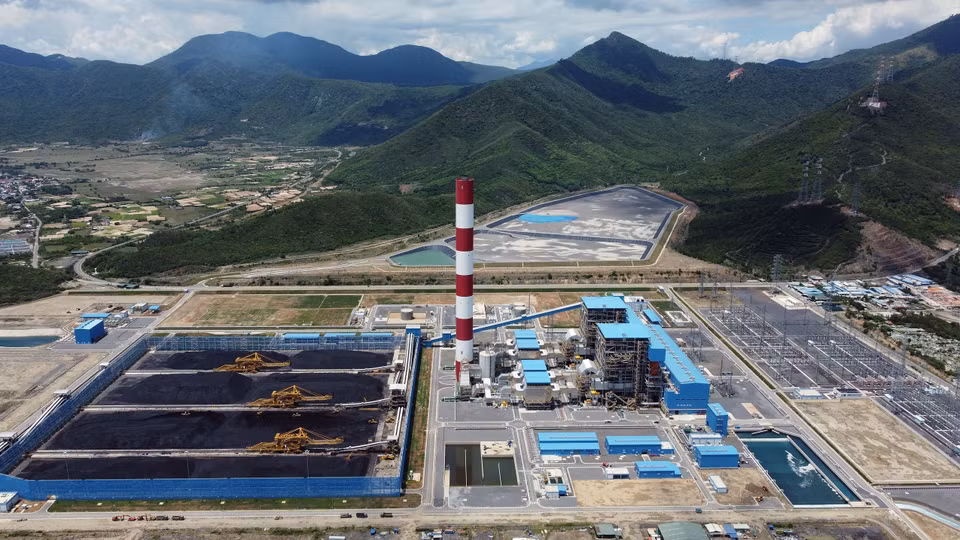 The Van Phong 1 BOT Thermal Power Plant is invested in and built by Japan’s Sumitomo Group. (Photo: VNA)