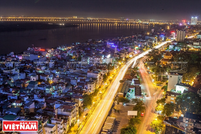 Tran Quang Khai street, Bac Co slope and the Vietnamese Historic Museum and a part of the Red River in the bird's eyes view. (Source: VNA)