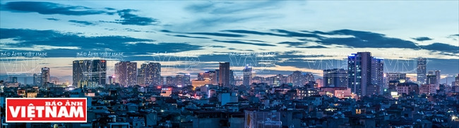 Vincom Mega Mall Royal City (L) and Keangnam Hanoi Landmark Tower (R), the highlights of the modern urban areas of Hanoi (Source: VNA)