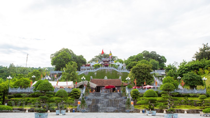 Some of the temples in the Cua Ong Temple complex. Cua Ong Temple was just a small shrine when it was first built over 700 years ago. It has been restored and expanded for many times in history. Apart from Tran Quoc Tang, the complex also worships his father Tran Quoc Tuan, also known as Tran Hung Dao, along with many other contributors to the triumphs over the Mongol invaders in the 13th century like Pham Ngu Lao, Da Tuong, Yet Kieu, Nguyen Khoai, Huyen Du, Cao Mang, Do Hanh, and Tran Quoc Toan. One of the temples in this complex is dedicated to the Mother Goddesses (Photo: VietnamPlus)
