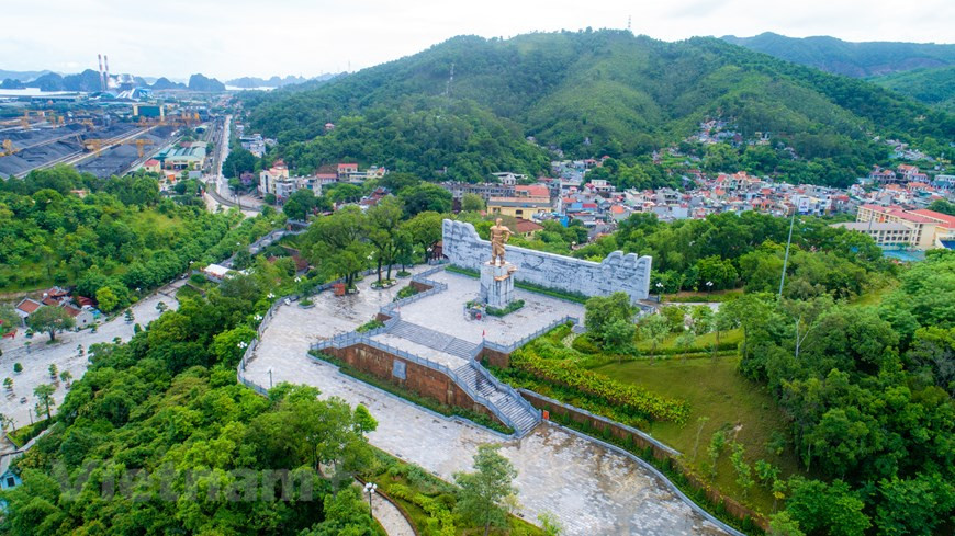 Cua Ong Temple is also closely linked with the traditions and spiritual life of local people. Thanks to its special values, this temple was recognised as a national historical relic site by the Ministry of Culture and Information, now the Ministry of Culture, Sports and Tourism, in Decision VH/QD, dated January 21, 1989. It was later listed as a special national historical relic site by the Prime Minister in Decision 2082/QD-TTg, issued on December 25, 2017. At present, Cua Ong Temple is one of the most famous destinations of spiritual tourism in Quang Ninh province and also among the most beautiful temples in Vietnam, attracting tens of thousands of visitors every year (Photo: VietnamPlus)