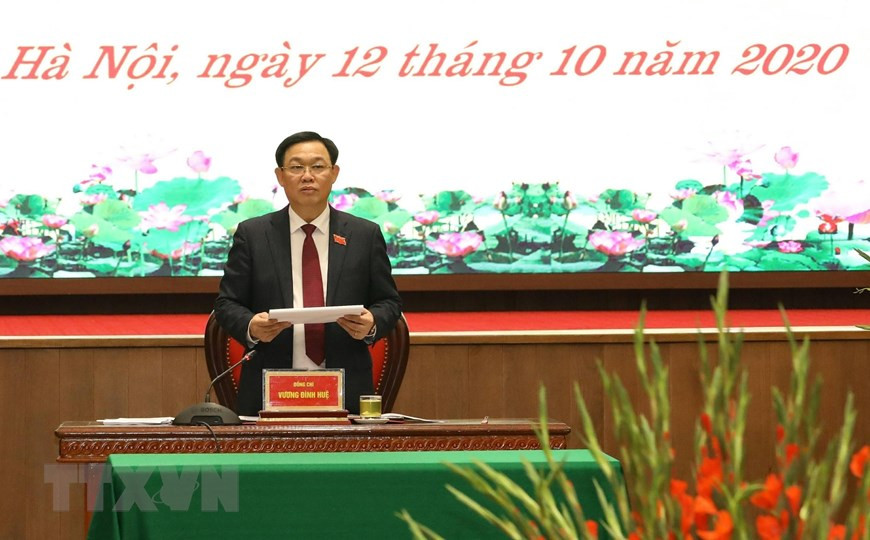 Politburo member Vuong Dinh Hue is elected Secretary of the 17th-tenure Hanoi Party Committee for 2020-2025 (Photo: VNA)
