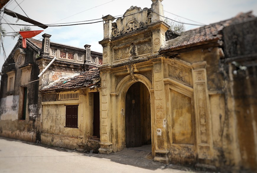 Through many ups and downs of time, Cuu village in Hanoi still has nostalgic architectural values as a symbol of prosperity, once known by the title 'Ha Thanh's western style village'. (Photo: Vietnam+)