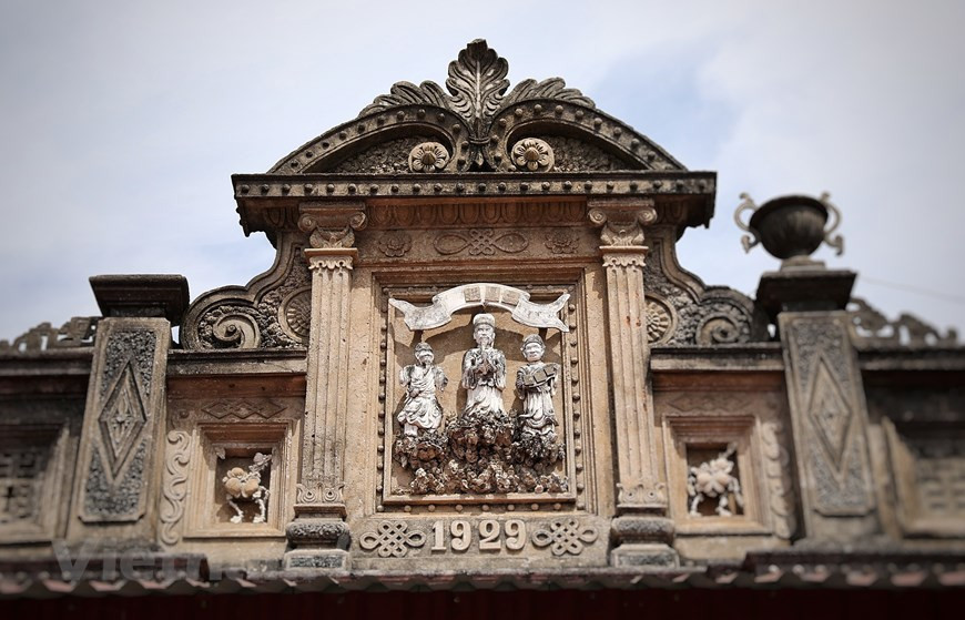 The most ancient house in the village which still remains is a mixture of Western and Asian architecture style. (Photo: Vietnam+)