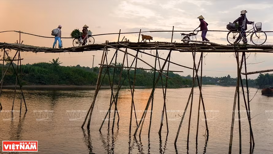 'An afternoon' by a female photographer in Ho Chi Minh City during her trip across the country. (Photo: VNA)