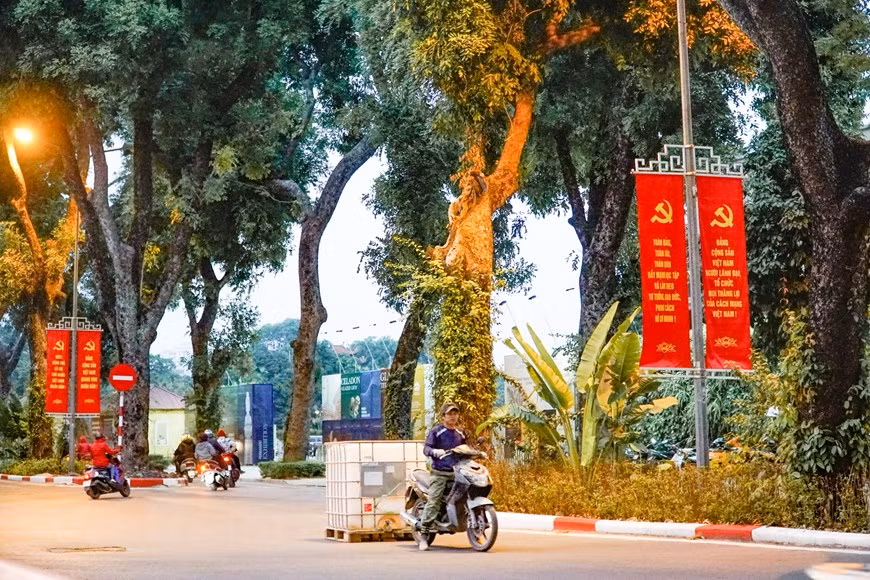 The streets of the capital are more brilliant on the threshold of the special event (Photo: Vietnam+)