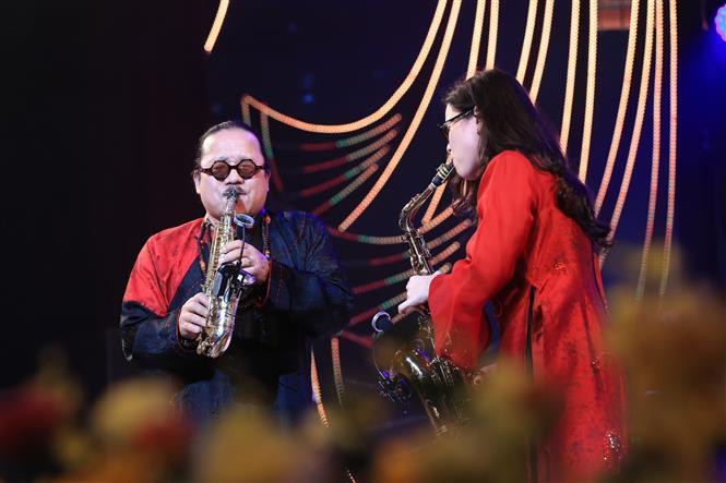 The 2021 Homeland Spring programme features only one show broadcast live on VTV1 and VTV4 channels and the VTVgo and vtv.vn digital platforms of the Vietnam Television. (Photo: VNA)