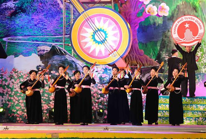 The recognition was made during the 14th session of the UNESCO’s Intergovernmental Committee for the Safeguarding of Intangible Cultural Heritage, held in Bogota, Colombia, on December 12 (local time). In photo: The 6th National Festival of Traditional Then singing of Tay - Nung - Thai ethnic groups (Photo: VNA)