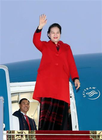 National Assembly Chairwoman Nguyen Thi Kim Ngan arrives in Minsk international airport (Photo: VNA)