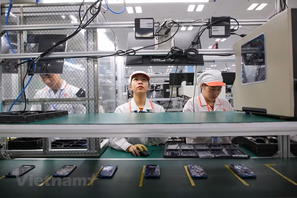 Besides smartphones, VinSmart will continue to invest in building smart electronics products, connecting Internet of things (IoT) such as SmartHome, SmartTV (Photo: Minh Son/Vietnam+)
