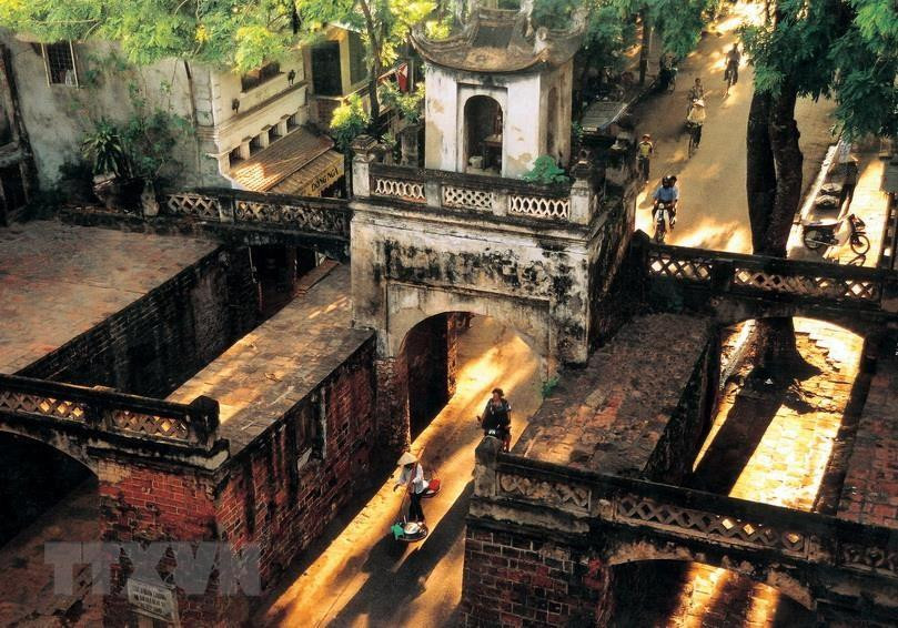 The only surviving gate of the citadel of Thang Long, O Quan Chuong not only brings beauty in architecture but also represents Hanoi ancient history (Photo: VNA)