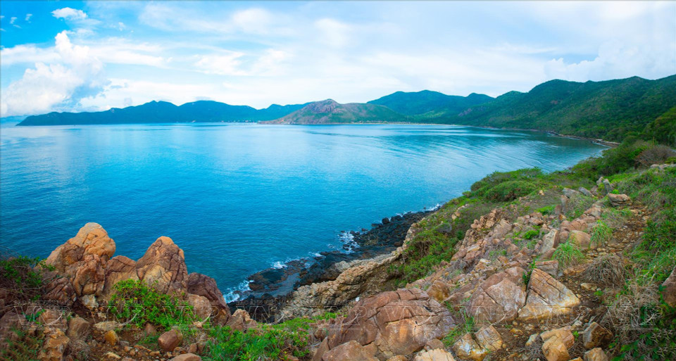 Con Dao Island, off the coast of southern Ba Ria-Vung Tau province, is set to become a world-class site for marine, cultural, historic and spiritual tourism. (Photo VNP/VNA)