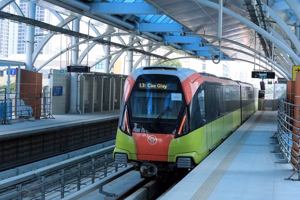 The Nhon - Hanoi Station metro line, once completed, will contribute to increasing the proportion of public transport in the capital using green means. (Photo: VNA)