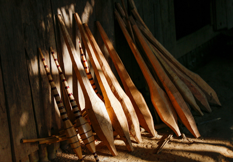 A good panpipe must be made from durable wood that are good for the health and have essential oils and fragrances. (Photo: VNA)