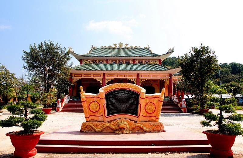 A temple dedicated to Madame Mac Mi Co, an actual historical figure who helped many locals in Ha Tien in the past (Photo: VNA)
