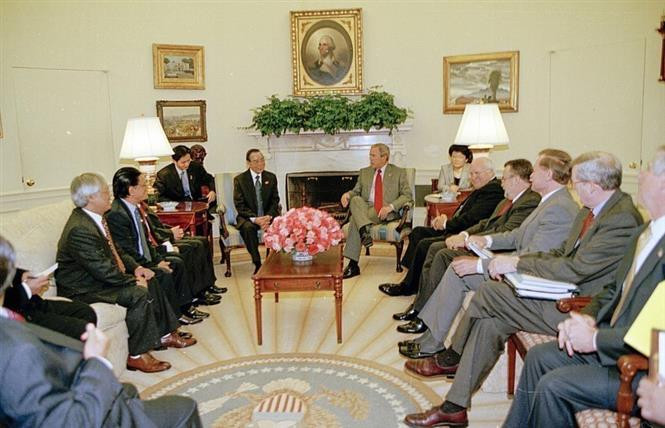 Prime Minister Phan Van Khai holds talks with US President George Bush at the White House, June 21, 2005. This was the first official visit to the US by a Vietnamese government leader 30 years after the end of the war. (Photo: VNA) 