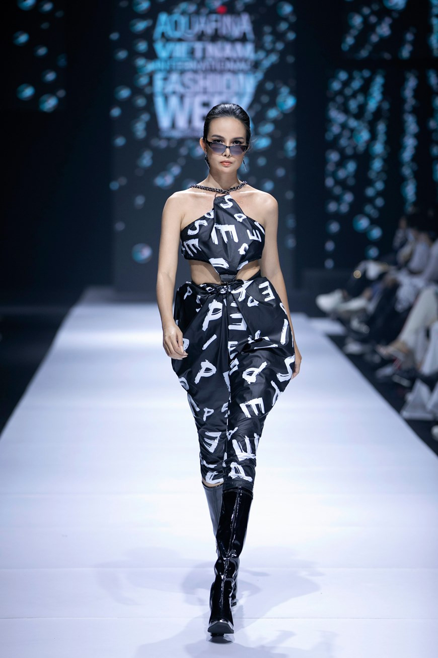 Various sewing techniques are used, including quilting, cotton padding and typographic printing, creating the bold personal imprint. (Photo: Vietnam+)