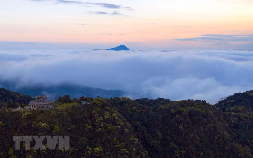 The magnificent, pristine beauty of Bach Ma National Park (Photo: VNA) 