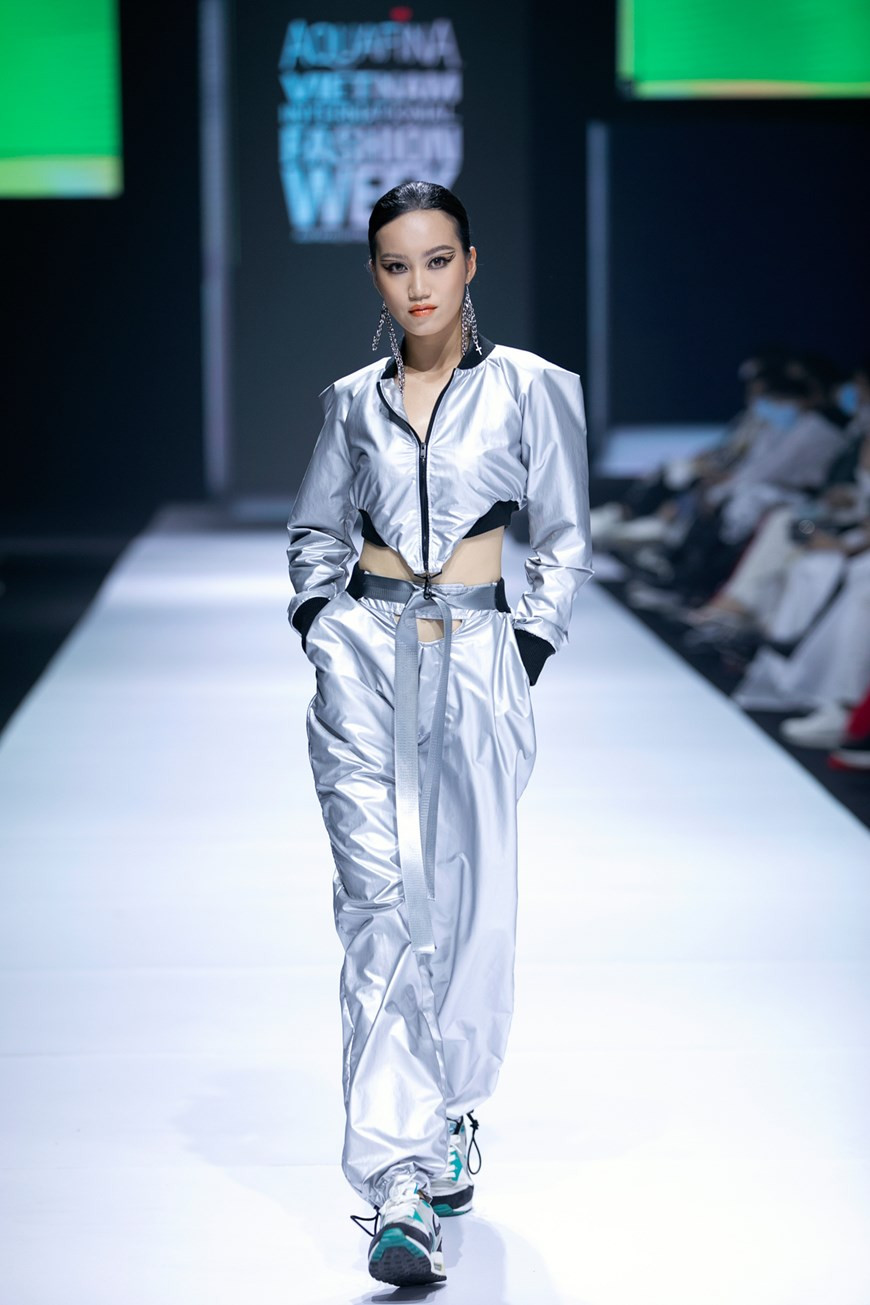'The new black’ fashion collection (Photo: Vietnam+)