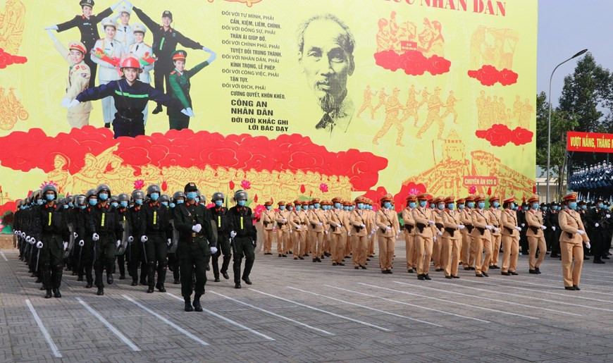 Dong Nai police force participate in the opening ceremony of a campaign ensuring security and order for election day. (Photo: Nguyen Van Viet/VNA) 