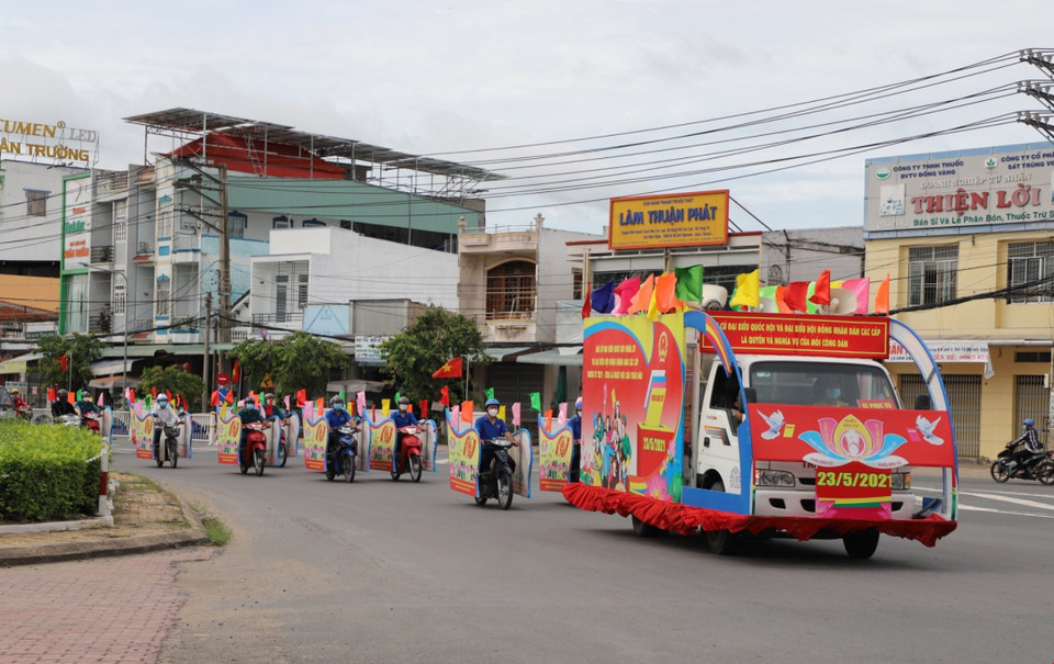 Campaign raising public awareness of the election is promoted in Dong Thap province. (Photo: Chuong Dai/VNA)