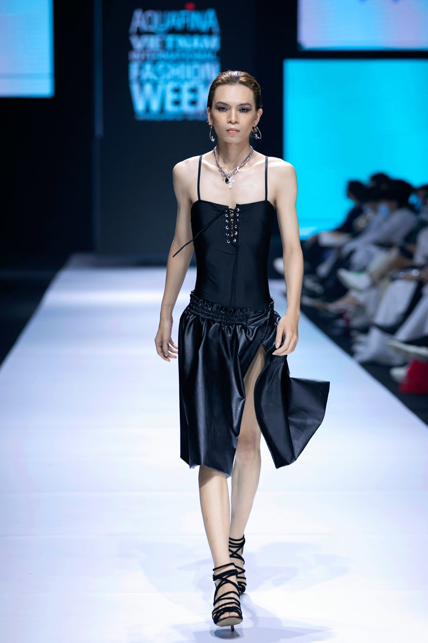 'The new black’ fashion collection (Photo: Vietnam+)