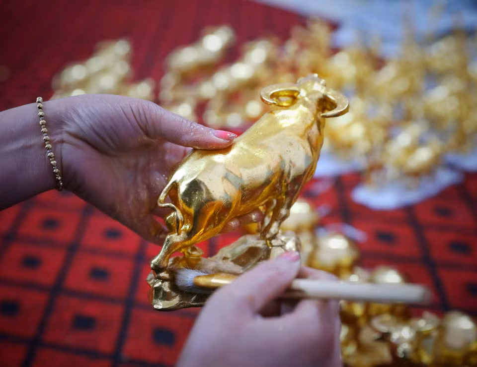 Golden buffalo is a popular made-to-order product for the Year of the Ox. (Photo: VNA)