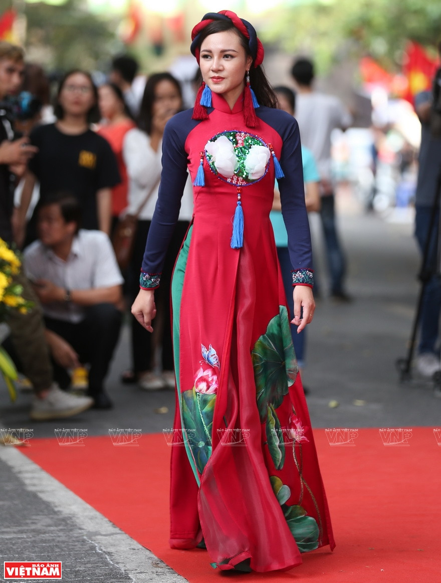 Marking the 111st anniversary of International Women's Day (March 8), the Vietnam Women's Union launches Ao Dai Week 2021 from March 1 to 8. (Photo: VPN/VNA)