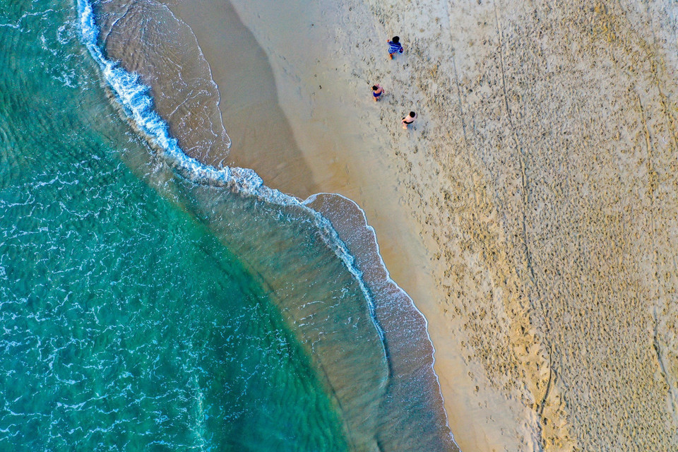 My Khe beach runs from the base of Son Tra peninsula to the Marble Mountain. (Photo: Tran Le Lam – VNA)