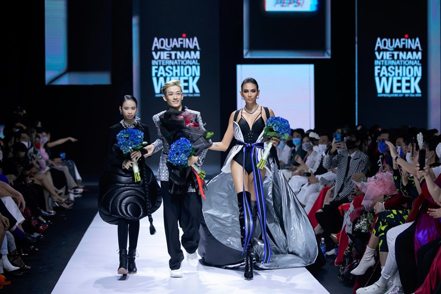 'The new black’ fashion collection (Photo: Vietnam+)