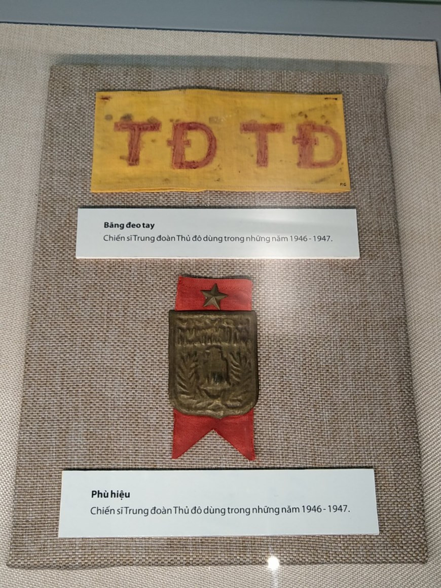 A Capital Regiment badge in 1946 - 1947. Over nine years, the Viet Bac Revolutionary Base in the northern province of Thai Nguyen, which was known as the Safe Zone or Forest Wind Capital, hosted various important events, playing a decisive role in the final victory of the revolution. At the base, President Ho Chi Minh, the Party Central Committee and Government gathered and led Viet Bac Fighting in Autumn - Winter of 1947, the Northern Border Victory in 1950, the second National Party Congress in Chiem Hoa, Tuyen Quang, victories in Winter - Spring of 1953 - 1954 with the Dien Bien Phu Victory on May 7, 1954 as the peak. (Photo: VietnamPlus)