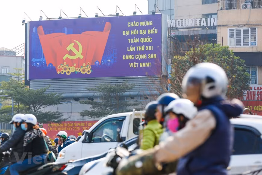 Banners with welcoming words towards the 13th National Party Congress can be seen everwhere. (Photo: Minh Son/Vietnamplus)