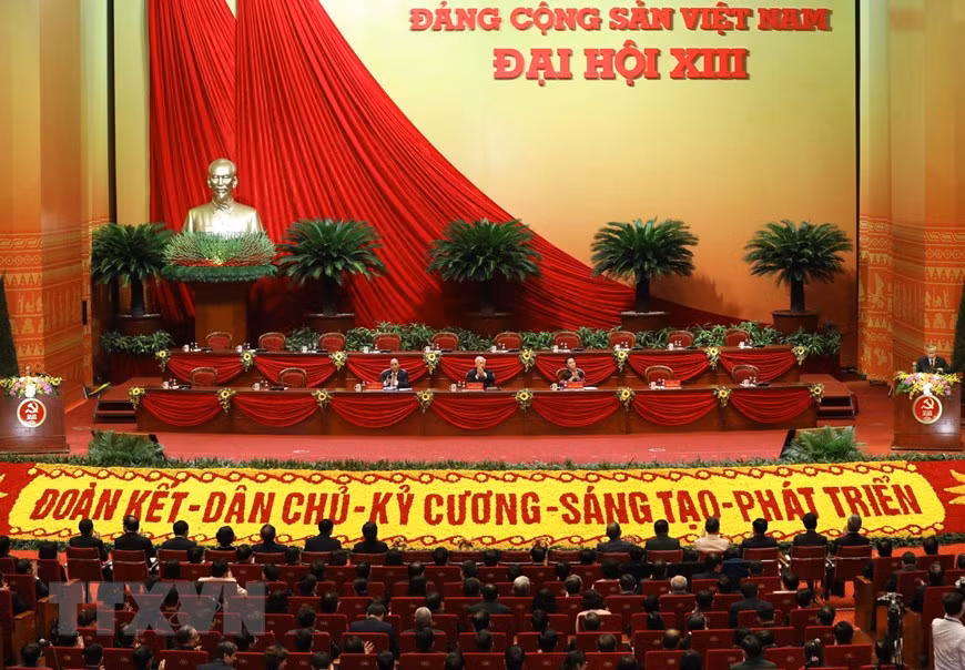 The Presidium of the 13th National Party Congress' preparatory session (Photo: VNA)